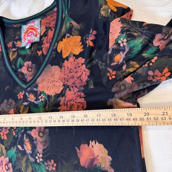 JOHNNY WAS Size-M Amapola Long Sleeve  V-Neck Floral Top Bohemian - Picture 4 of 12